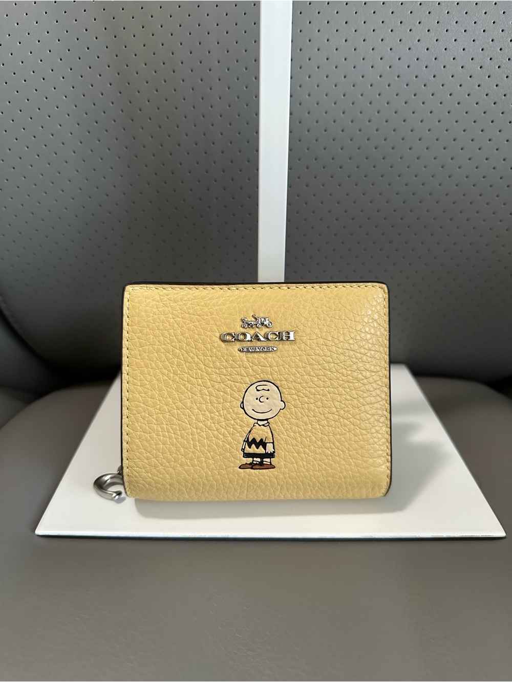 Coach Peanut Collaboration Charlie Brown Pebbled Leather Compact Wallet NWT